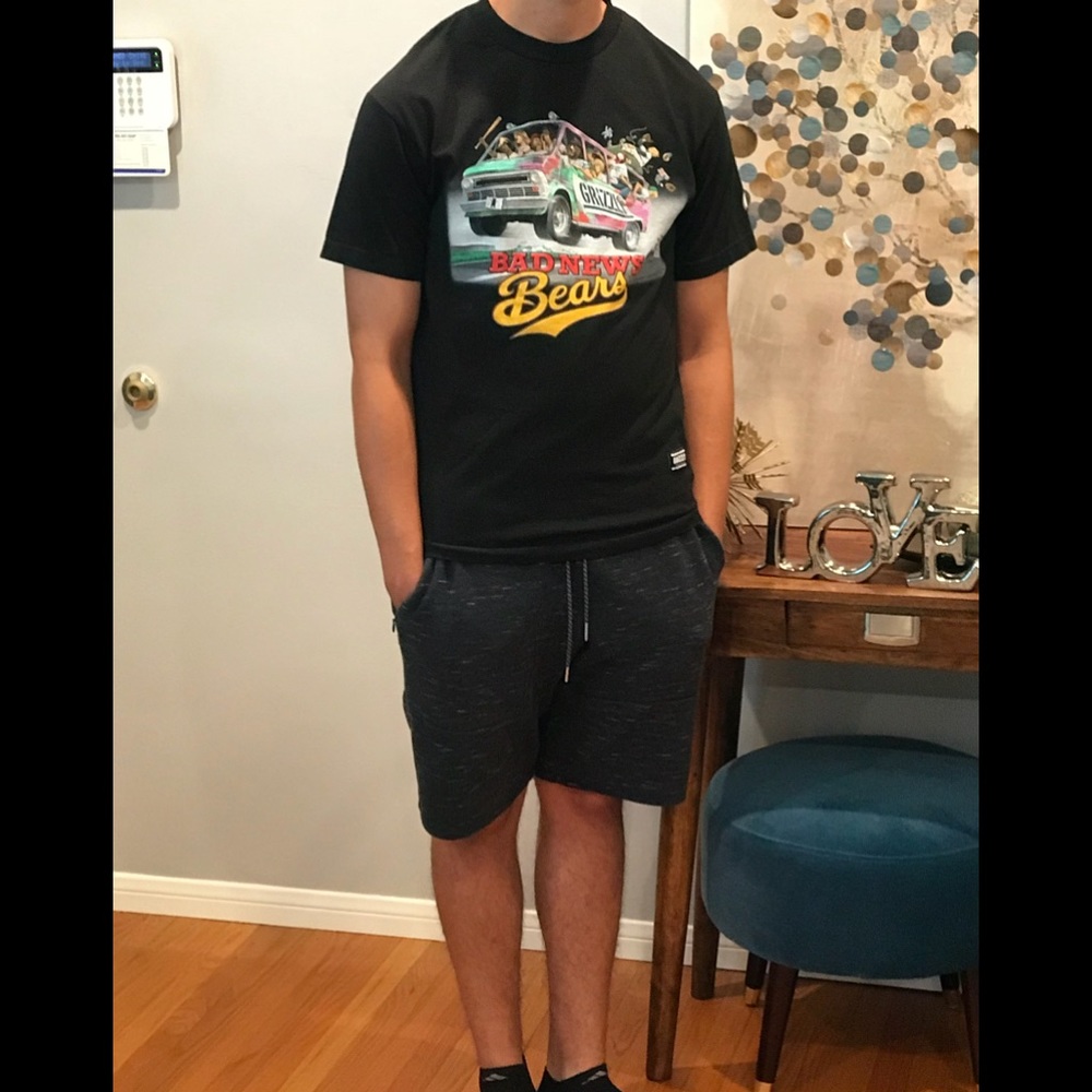 YOUNG MEN’S (GRIZZLY LOGO)T-SHIRT